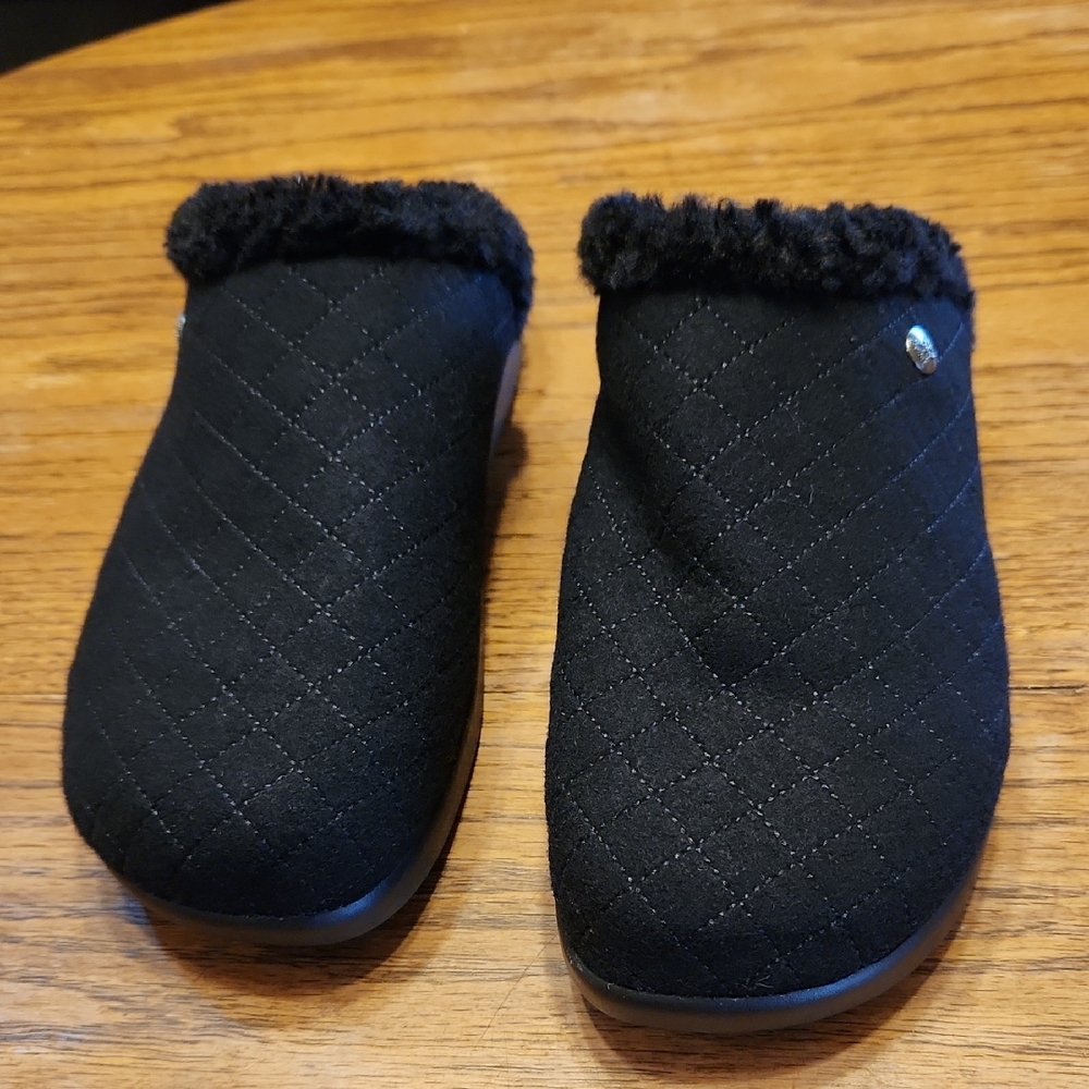 Alegria Comfee Onyx Slippers